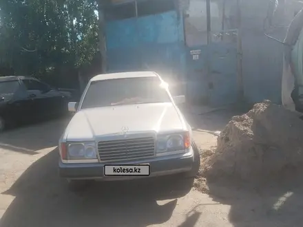 Mercedes-Benz E 260 1992 года за 1 500 000 тг. в Павлодар – фото 2