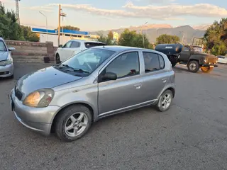 Toyota Vitz, 1999