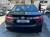 Toyota Camry 2012 года за 6 000 000 тг. в Уральск – фото 2