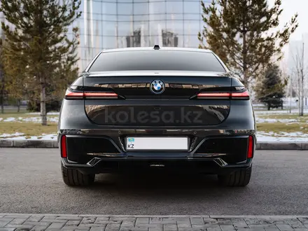 BMW i7 2023 года за 95 000 000 тг. в Алматы – фото 11