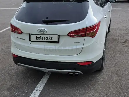 Hyundai Santa Fe 2014 года за 8 500 000 тг. в Караганда – фото 3