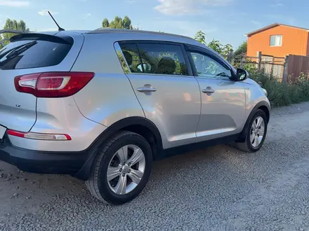 Kia Sportage 2011 года за 7 500 000 тг. в Актобе – фото 2