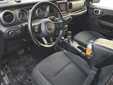 Jeep Wrangler 2018 года за 16 500 000 тг. в Атырау – фото 2
