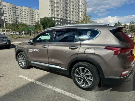 Hyundai Santa Fe 2019 года за 11 000 000 тг. в Астана – фото 10