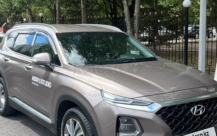 Hyundai Santa Fe 2019 года за 11 000 000 тг. в Астана