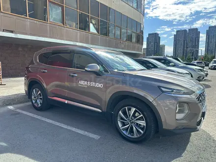Hyundai Santa Fe 2019 года за 11 000 000 тг. в Астана – фото 9