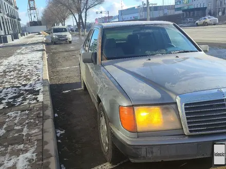 Mercedes-Benz E 200 1991 года за 1 600 000 тг. в Актобе – фото 9