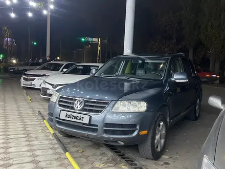 Volkswagen Touareg 2005 года за 5 150 000 тг. в Алматы – фото 7