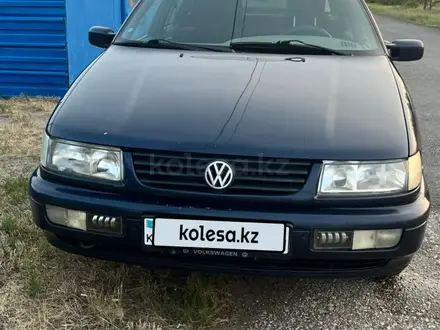 Volkswagen Passat 1994 года за 1 500 000 тг. в Павлодар – фото 4