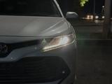 Toyota Camry 2019 годаүшін11 200 000 тг. в Шымкент – фото 2