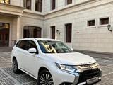 Mitsubishi Outlander 2022 годаүшін9 200 000 тг. в Алматы