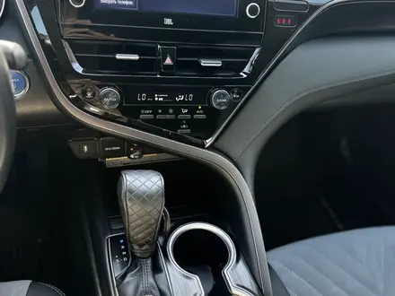 Toyota Camry 2021 года за 17 400 000 тг. в Караганда – фото 8