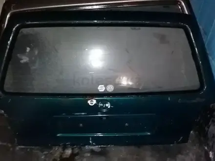 Крышка багажника Поло хэчбэк за 15 000 тг. в Алматы