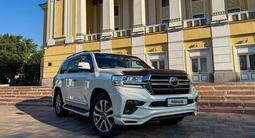Toyota Land Cruiser 2018 года за 34 400 000 тг. в Алматы
