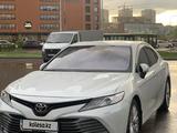 Toyota Camry 2020 года за 16 200 000 тг. в Астана – фото 3