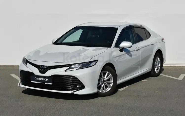 Toyota Camry 2019 года за 13 100 000 тг. в Атырау