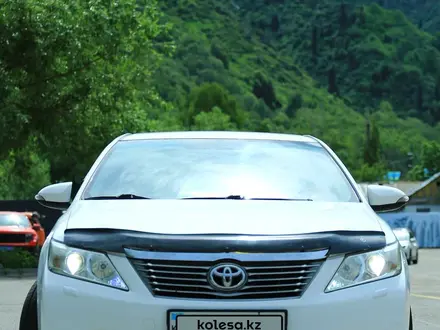Toyota Camry 2013 года за 9 200 000 тг. в Алматы – фото 2