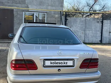 Mercedes-Benz E 430 1998 года за 4 300 000 тг. в Уральск – фото 6