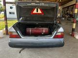 Mercedes-Benz E 260 1990 годаfor500 000 тг. в Сарыагаш