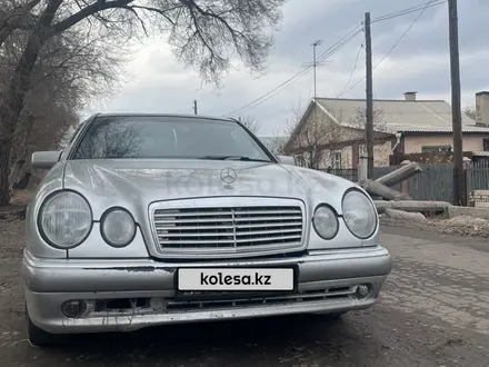 Mercedes-Benz E 240 1998 года за 2 600 000 тг. в Караганда – фото 5