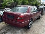 Mercedes-Benz C 200 1995 года за 10 000 тг. в Астана – фото 2