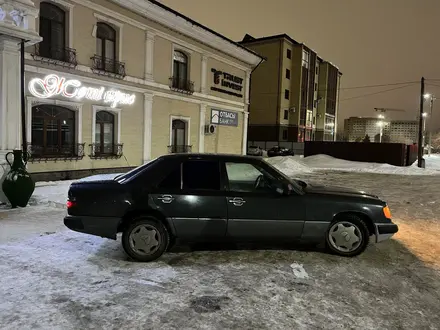 Mercedes-Benz E 260 1993 года за 1 600 000 тг. в Петропавловск – фото 9