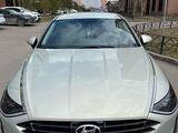 Hyundai Sonata 2022 годаүшін11 500 000 тг. в Астана – фото 2