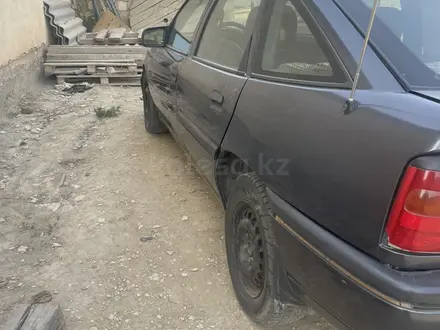 Opel Vectra 1995 года за 670 000 тг. в Актау – фото 3