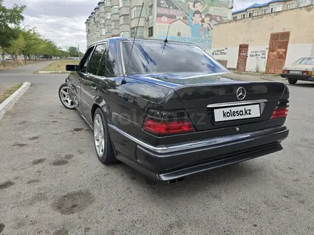 Mercedes-Benz E 280 1994 года за 2 000 000 тг. в Тараз – фото 2