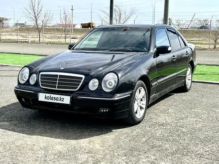 Mercedes-Benz E 200 1999 года за 3 300 000 тг. в Атырау – фото 8