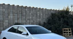Toyota Camry 2013 года за 9 300 000 тг. в Шымкент – фото 2