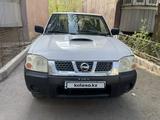 Nissan NP300 2008 года за 3 300 000 тг. в Алматы – фото 2