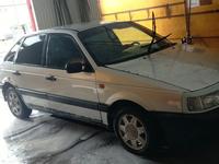 Volkswagen Passat 1992 годаfor750 000 тг. в Актобе