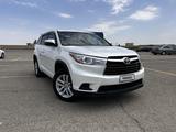 Toyota Highlander 2015 года за 9 500 000 тг. в Актау