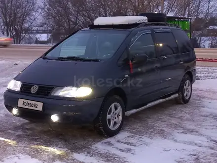 Volkswagen Sharan 1995 года за 2 900 000 тг. в Уральск