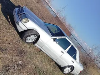 Mercedes-Benz E 230