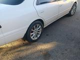 Toyota Camry 1999 годаүшін2 800 000 тг. в Талдыкорган – фото 2