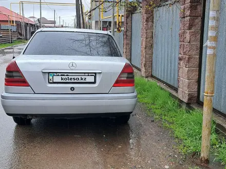 Mercedes-Benz C 230 1997 года за 1 850 000 тг. в Алматы – фото 2