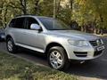 Volkswagen Touareg 2007 года за 7 950 000 тг. в Алматы – фото 7