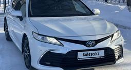 Toyota Camry 2021 года за 14 500 000 тг. в Астана