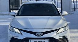 Toyota Camry 2021 года за 14 500 000 тг. в Астана – фото 2