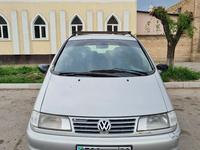 Volkswagen Sharan 1995 года за 1 800 000 тг. в Тараз