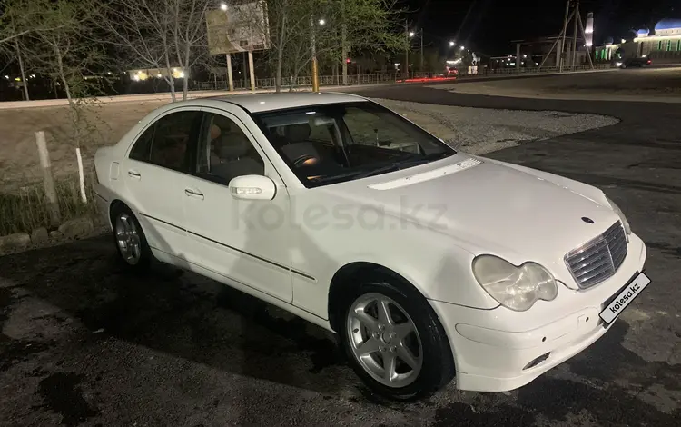 Mercedes-Benz C 200 2002 года за 3 200 000 тг. в Жанаозен