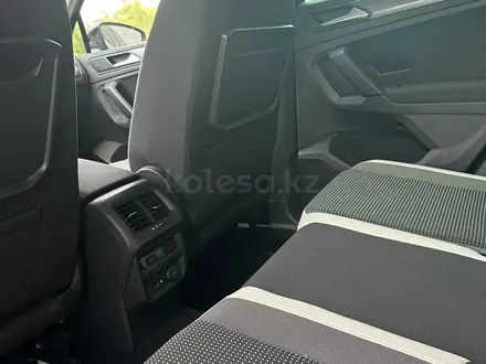 Volkswagen Tiguan 2019 года за 13 000 000 тг. в Алматы – фото 10