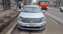 Volkswagen Passat 2011 годаүшін5 500 000 тг. в Алматы