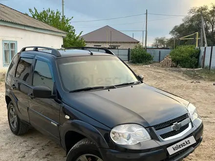 Chevrolet Niva 2015 года за 4 150 000 тг. в Кульсары – фото 2