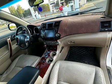 Toyota Highlander 2011 года за 12 500 000 тг. в Усть-Каменогорск – фото 6