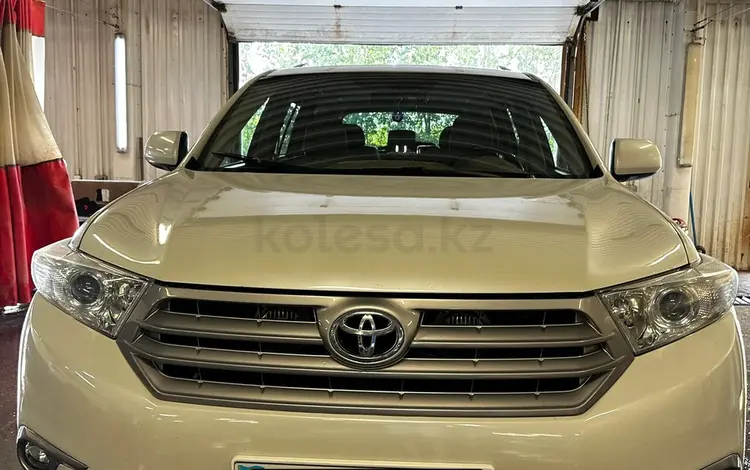 Toyota Highlander 2011 года за 12 500 000 тг. в Усть-Каменогорск