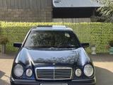 Mercedes-Benz E 320 1996 года за 2 600 000 тг. в Есик – фото 3
