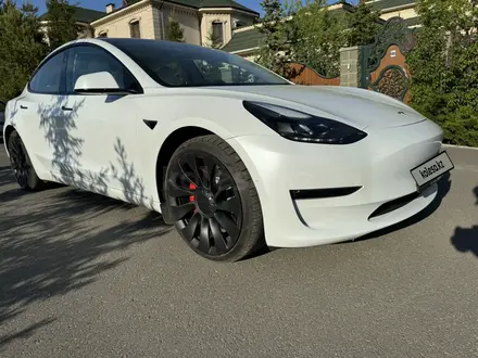 Tesla Model 3 2022 года за 27 000 000 тг. в Астана